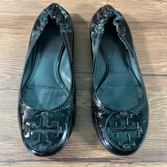 TORY BURCH “Reva Travel” Patent Leather Slip-On Flats Women’s Size 7.5 Shoes - Picture 1 of 10